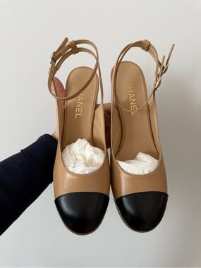 CHANEL Tan and Black Leather Slingback Pumps